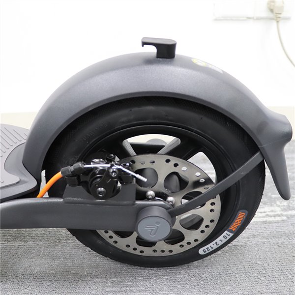 Segway Ninebot Kickscooter F30PLUS Elektromos Roller Fekete 300W